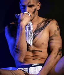 tongue in the ass 5a315d5beb735.jpg