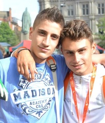 sexy boys for you 5a32c89a9b23f.jpg