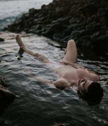 naked 5a3391757b6b0.jpg