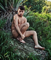 naked 5a33918fc2d19.jpg