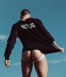 naked 5a3391b0747e2.jpg