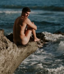 naked 5a3391b73ff9c.jpg