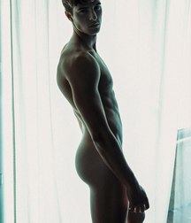 naked 5a3391df851de.jpg