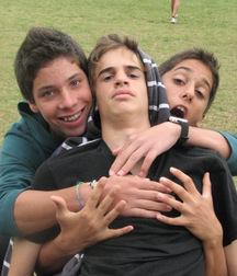 frends in love 5a38f8e034cd8.jpg
