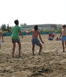 frends in love 5a38f9122da67.jpg