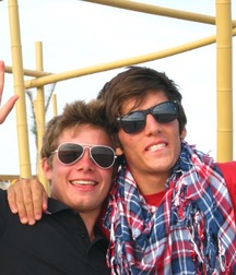 frends in love 5a38f92b65ffd.jpg