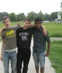 frends in love 5a38f92e232bb.jpg