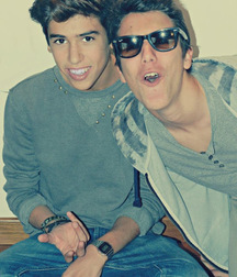 frends in love 5a38f933c2fcd.jpg