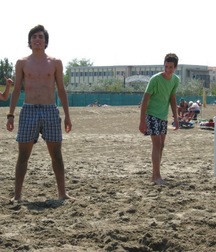 frends in love 5a38f945ba43f.jpg