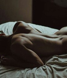 jerking in the bed 5a398bb2befd2.jpg