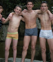 les amis de lit 5a3a30f1dac1c.jpg