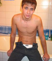 naked sexy boys 5a3a35097ed66.jpg
