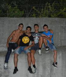jeunes amis hetero 5a3a375b2e26a.jpg