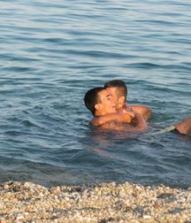 jeunes amis hetero 5a3a375d1d529.jpg