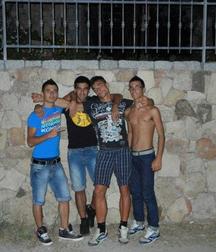 jeunes amis hetero 5a3a376126838.jpg