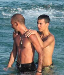 jeunes amis hetero 5a3a37646eb0f.jpg