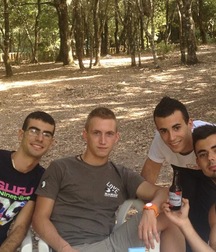jeunes amis hetero 5a3a376793e7c.jpg