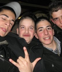 jeunes amis 5a3a38b555981.jpg