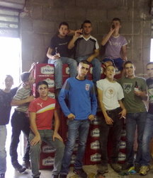 jeunes amis 5a3a38ca3e4d1.jpg