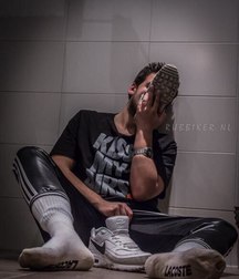 feet and boys 5a451f0bafed3.jpg