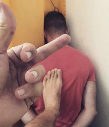 feet and boys 5a451f219d8cd.jpg