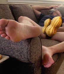 feet in your hands 5a4549705dd43.jpg