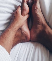 feet in your hands 5a45499801d07.jpg