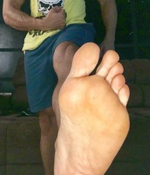 feet in your hands 5a4549ac37868.jpg