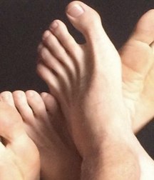 feet in your hands 5a4549c9493c9.jpg