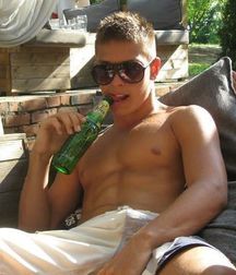 jerking in the morning 5a48b6220039f.jpg