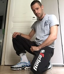 je veux les toucher 5a4b91b8db12d.jpg