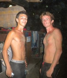 gerard ses amis e des details 5a58e74bf2764.jpg