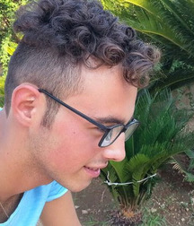 gerard ses amis e des details 5a58e75380467.jpg