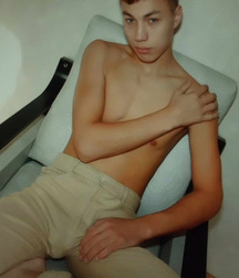 gerard ses amis e des details 5a58e7726b36f.jpg