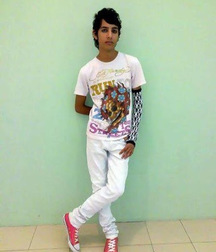 gerard ses amis e des details 5a58e79c0cbf0.jpg