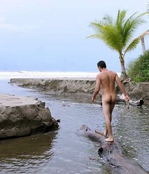 naked and not 5a5a285f50cca.jpg