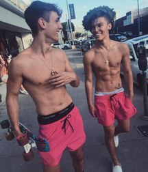 nice sexy boys 5a5f246c2521b.jpg