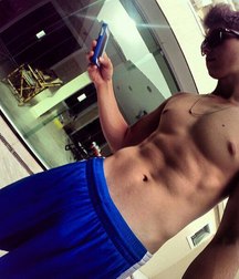nice sexy boys 5a5f247fc0637.jpg