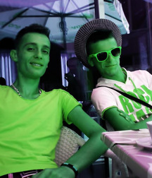 sexy frends 5a60cfea699db.jpg
