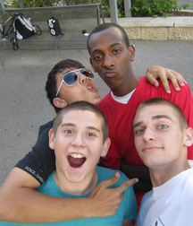 sexy frends 5a60cfff4765e.jpg