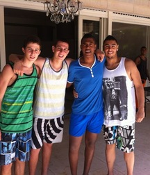amis en  vacance 5a79beb58b3d6.jpg