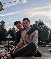 some romantic picture 5a7e04218f19b.jpg