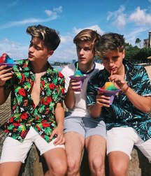 teens 5a7e079c6da6f.jpg