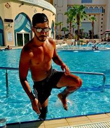 looking for 5aa3ecee47abc.jpg