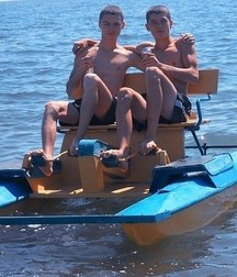 russian boys 5aa8f52c0bbdb.jpg