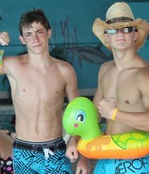 russian boys 5aa8f575eb5f5.jpg