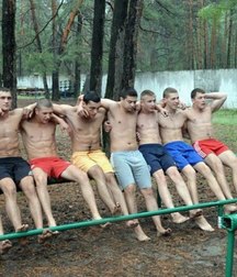 russian boys 5aa8f57f1c51c.jpg