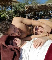 mes amis  5aae2775ec2b5.jpg