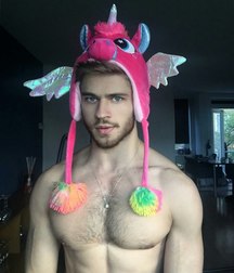 charm , no porn 5ab1488db0f04.jpg
