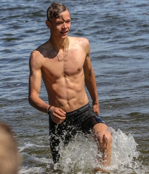 beach & pool 5ab3b34d64229.jpg